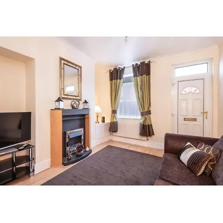 Comfortable Base For 6 Near Bishy Road, And Races! Lägenhet York